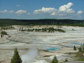 yellowstone_porcelainbasin_11